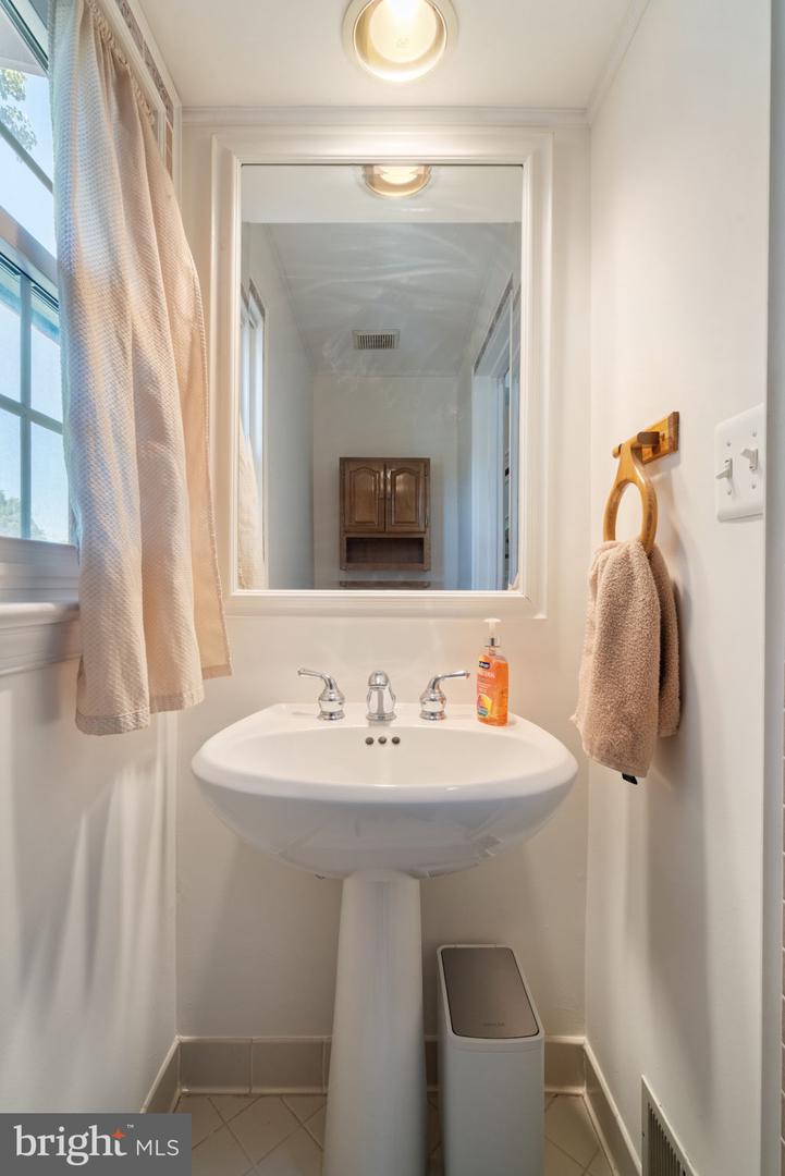 43971 URBANCREST CT, ASHBURN, Virginia 20147, 4 Bedrooms Bedrooms, ,3 BathroomsBathrooms,Residential,For sale,43971 URBANCREST CT,VALO2093196 MLS # VALO2093196