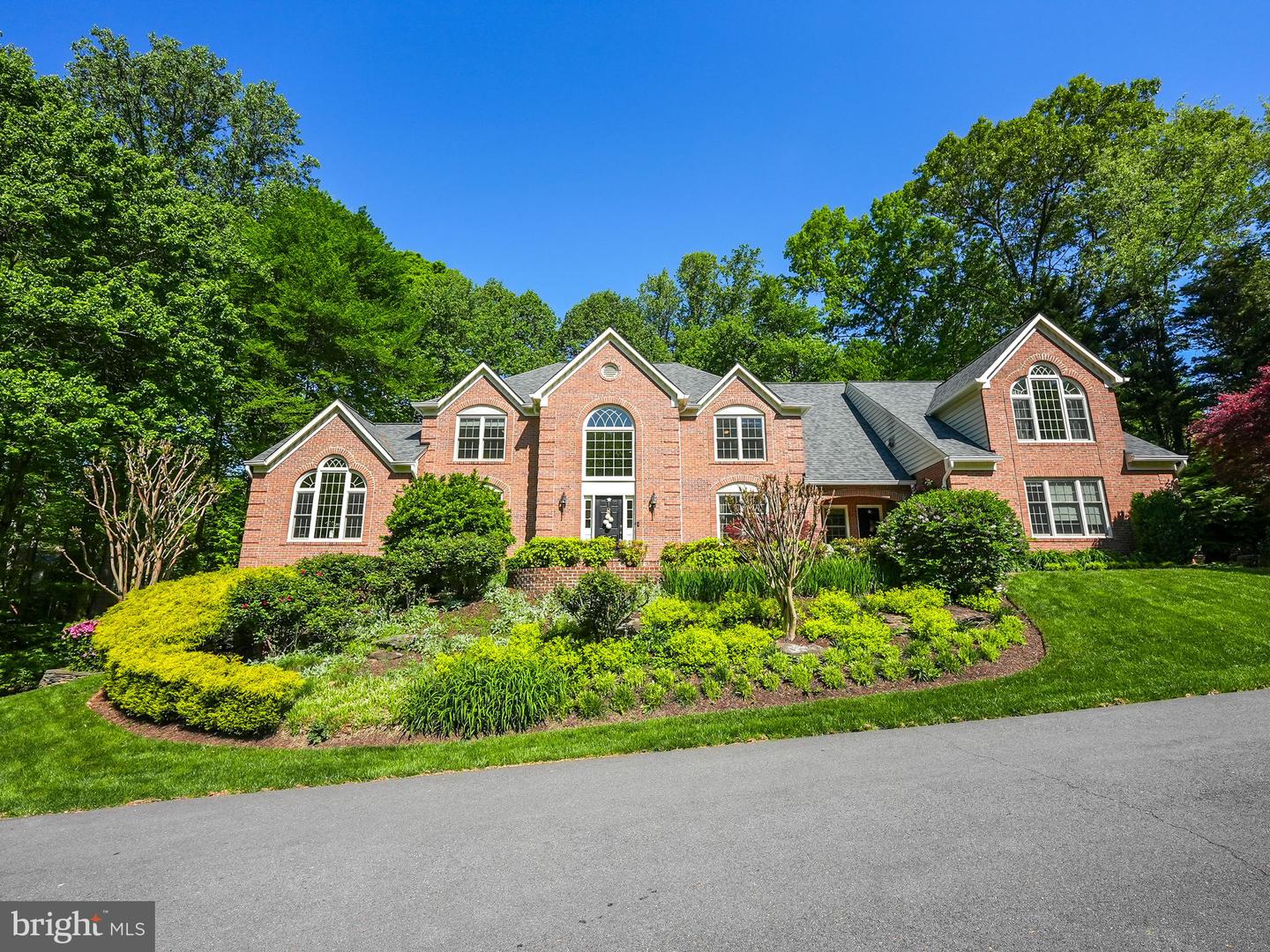 5826 HANNORA LN, FAIRFAX STATION, Virginia 22039, 5 Bedrooms Bedrooms, ,4 BathroomsBathrooms,Residential,For sale,5826 HANNORA LN,VAFX2232892 MLS # VAFX2232892