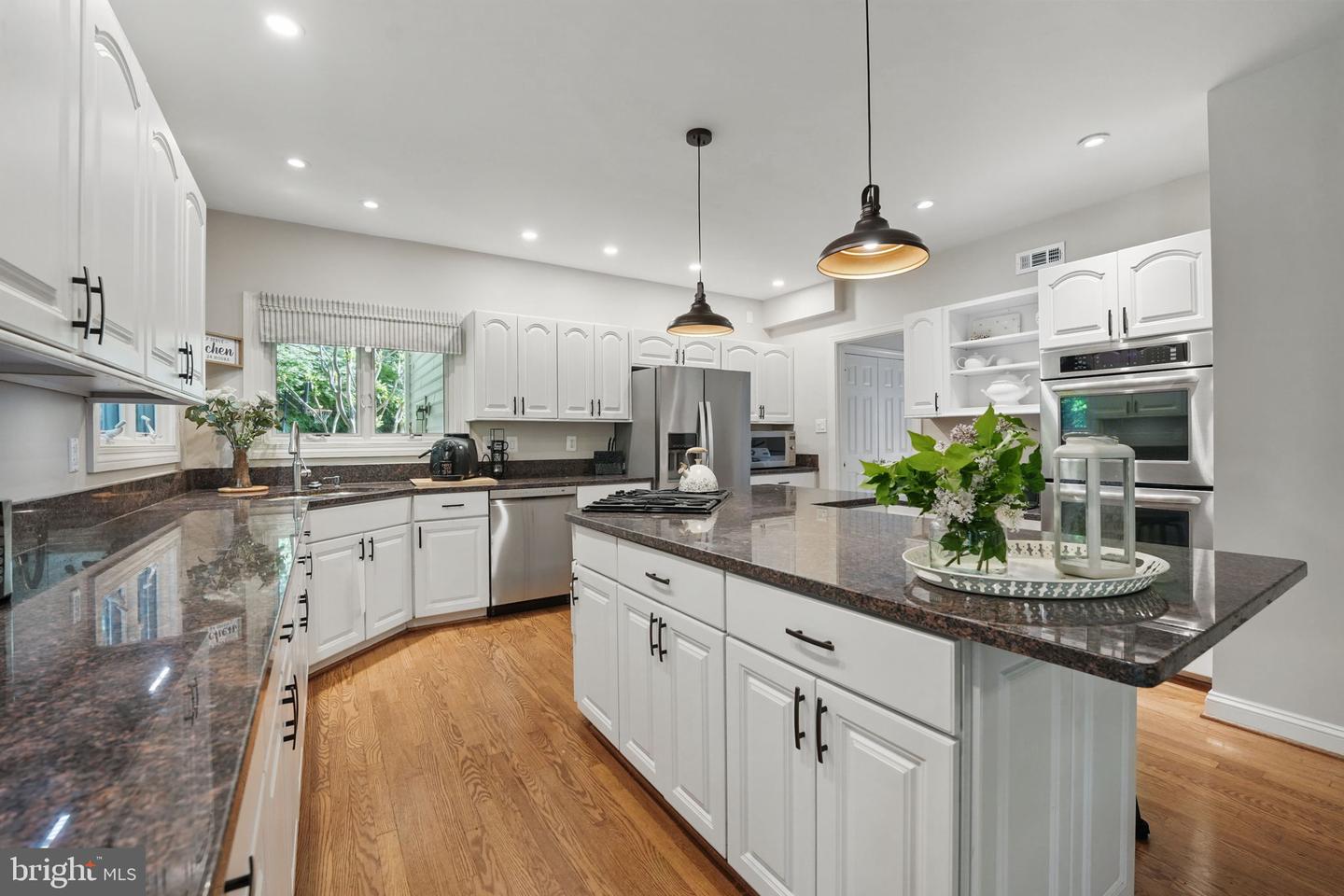 5826 HANNORA LN, FAIRFAX STATION, Virginia 22039, 5 Bedrooms Bedrooms, ,4 BathroomsBathrooms,Residential,For sale,5826 HANNORA LN,VAFX2232892 MLS # VAFX2232892