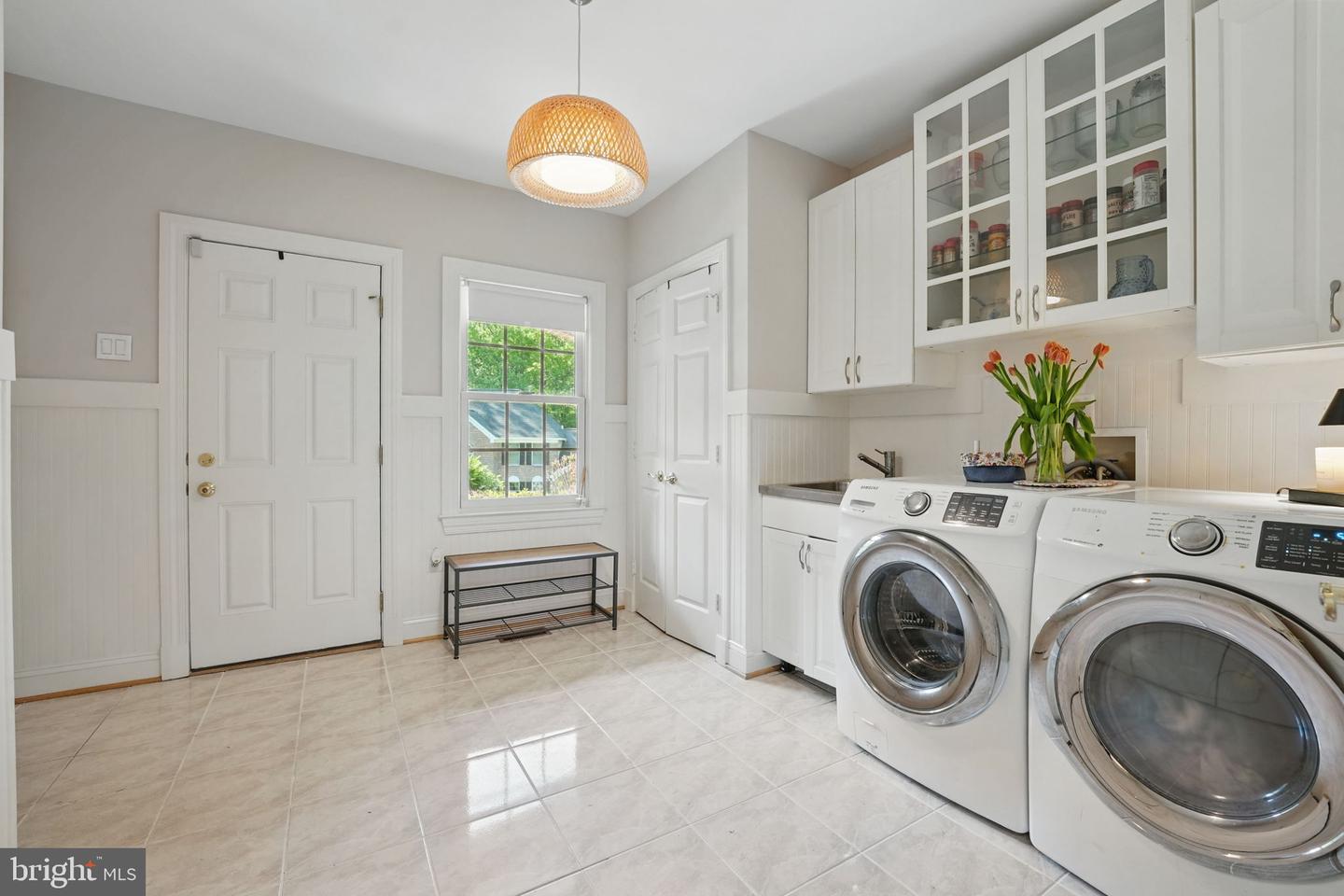 5826 HANNORA LN, FAIRFAX STATION, Virginia 22039, 5 Bedrooms Bedrooms, ,4 BathroomsBathrooms,Residential,For sale,5826 HANNORA LN,VAFX2232892 MLS # VAFX2232892