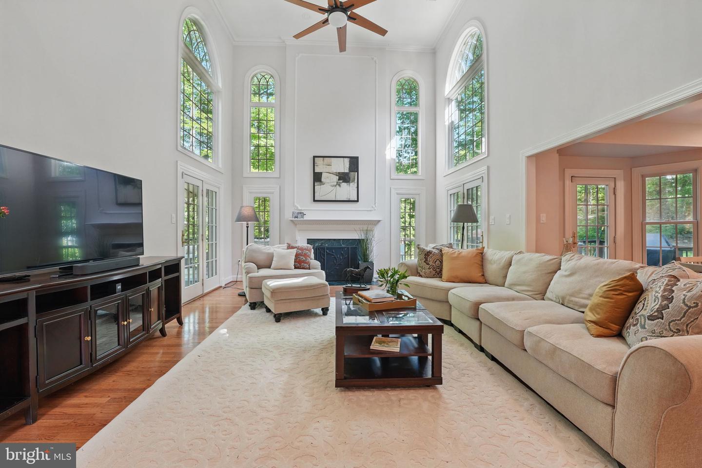5826 HANNORA LN, FAIRFAX STATION, Virginia 22039, 5 Bedrooms Bedrooms, ,4 BathroomsBathrooms,Residential,For sale,5826 HANNORA LN,VAFX2232892 MLS # VAFX2232892