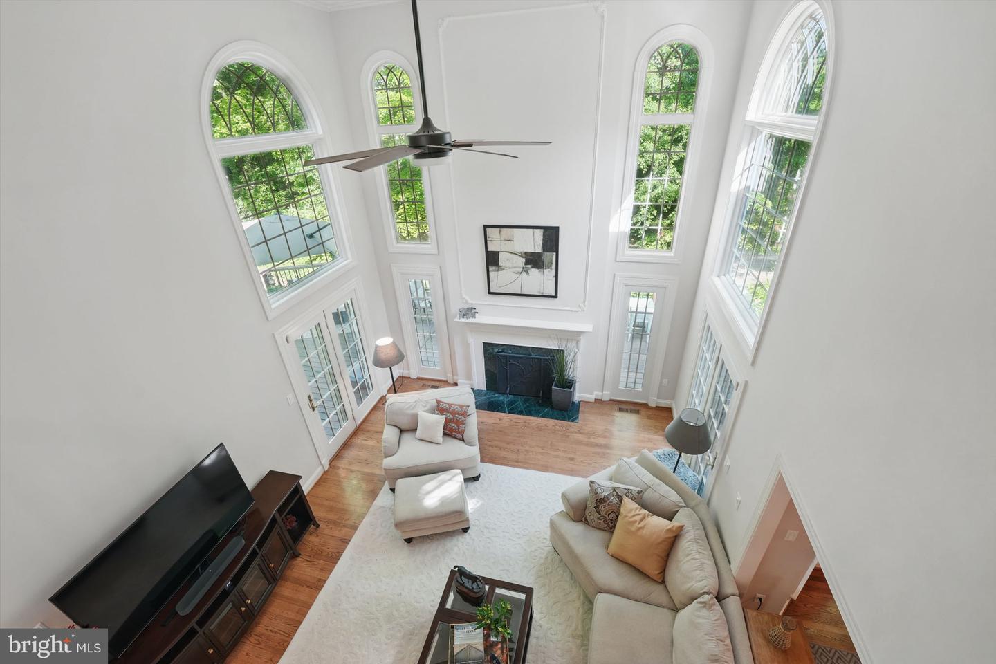 5826 HANNORA LN, FAIRFAX STATION, Virginia 22039, 5 Bedrooms Bedrooms, ,4 BathroomsBathrooms,Residential,For sale,5826 HANNORA LN,VAFX2232892 MLS # VAFX2232892