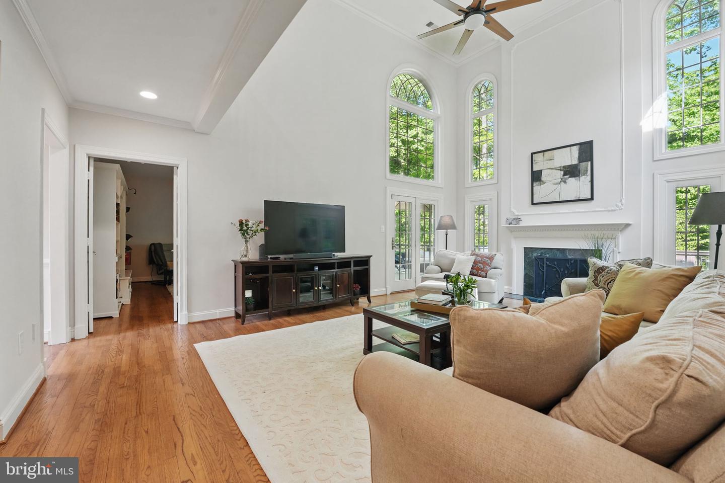 5826 HANNORA LN, FAIRFAX STATION, Virginia 22039, 5 Bedrooms Bedrooms, ,4 BathroomsBathrooms,Residential,For sale,5826 HANNORA LN,VAFX2232892 MLS # VAFX2232892