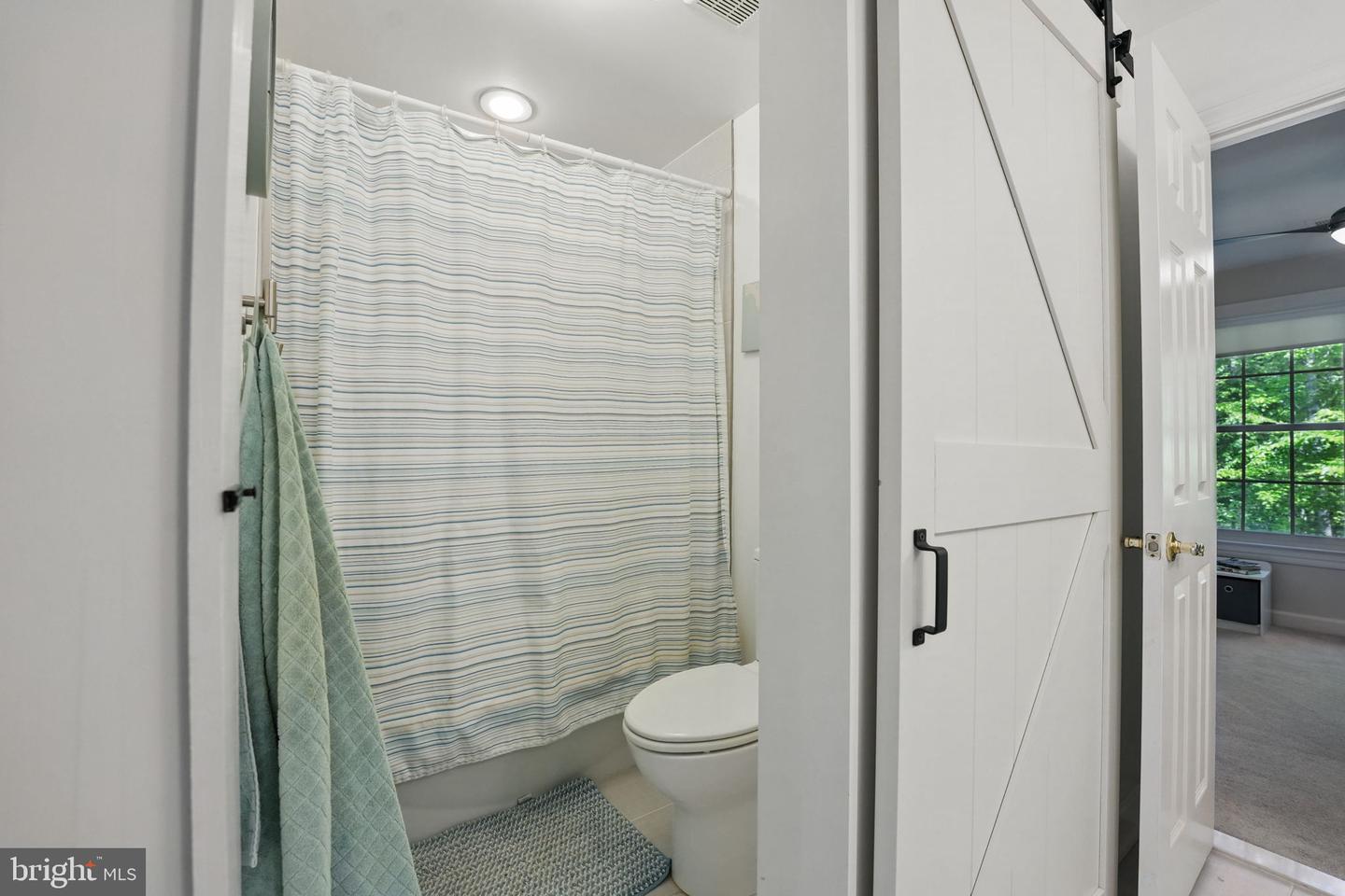 5826 HANNORA LN, FAIRFAX STATION, Virginia 22039, 5 Bedrooms Bedrooms, ,4 BathroomsBathrooms,Residential,For sale,5826 HANNORA LN,VAFX2232892 MLS # VAFX2232892