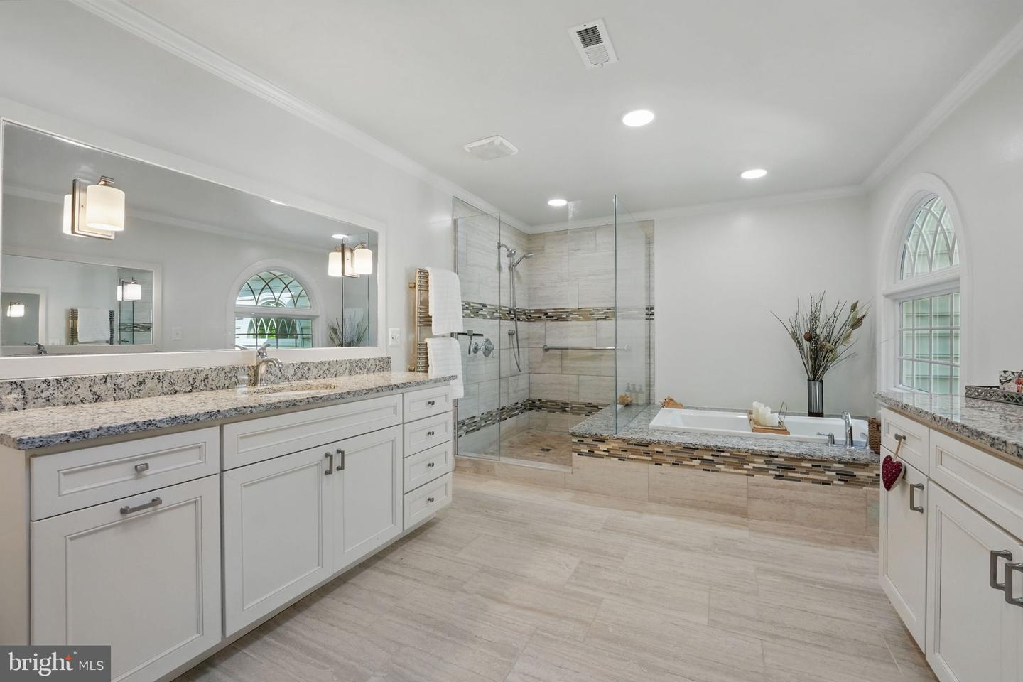5826 HANNORA LN, FAIRFAX STATION, Virginia 22039, 5 Bedrooms Bedrooms, ,4 BathroomsBathrooms,Residential,For sale,5826 HANNORA LN,VAFX2232892 MLS # VAFX2232892