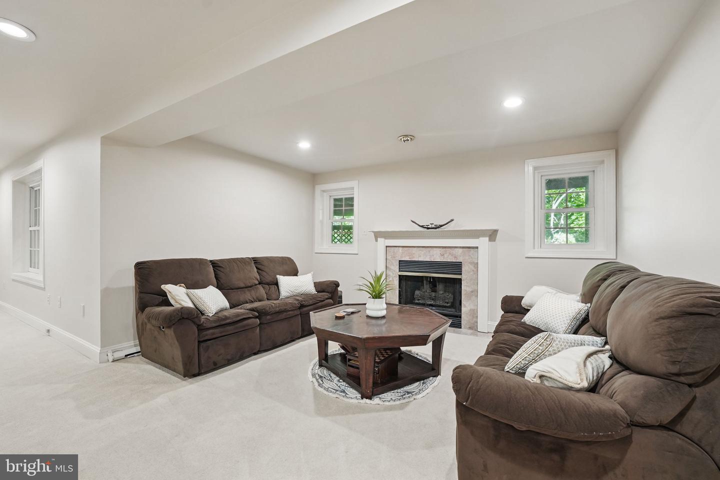 5826 HANNORA LN, FAIRFAX STATION, Virginia 22039, 5 Bedrooms Bedrooms, ,4 BathroomsBathrooms,Residential,For sale,5826 HANNORA LN,VAFX2232892 MLS # VAFX2232892