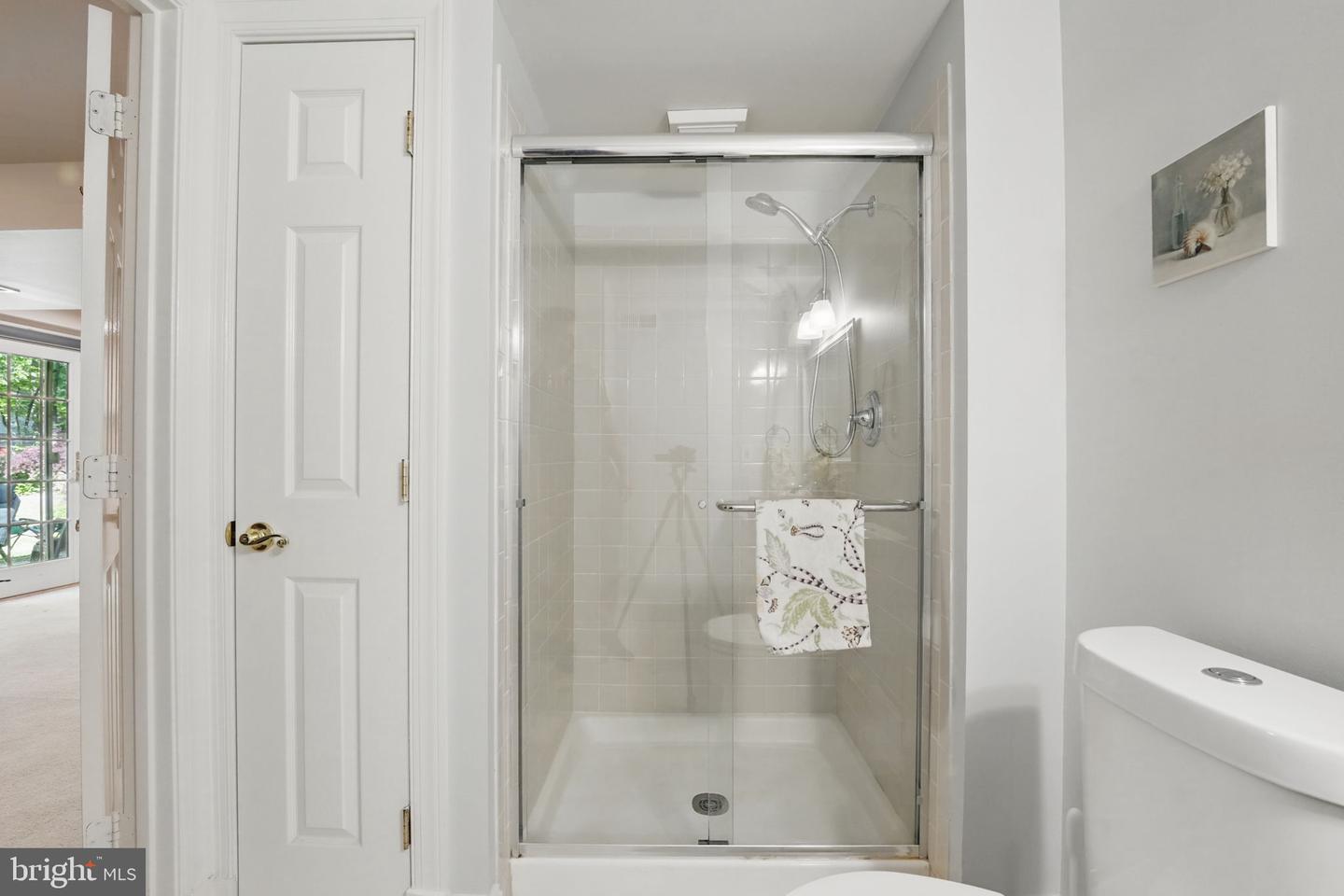 5826 HANNORA LN, FAIRFAX STATION, Virginia 22039, 5 Bedrooms Bedrooms, ,4 BathroomsBathrooms,Residential,For sale,5826 HANNORA LN,VAFX2232892 MLS # VAFX2232892
