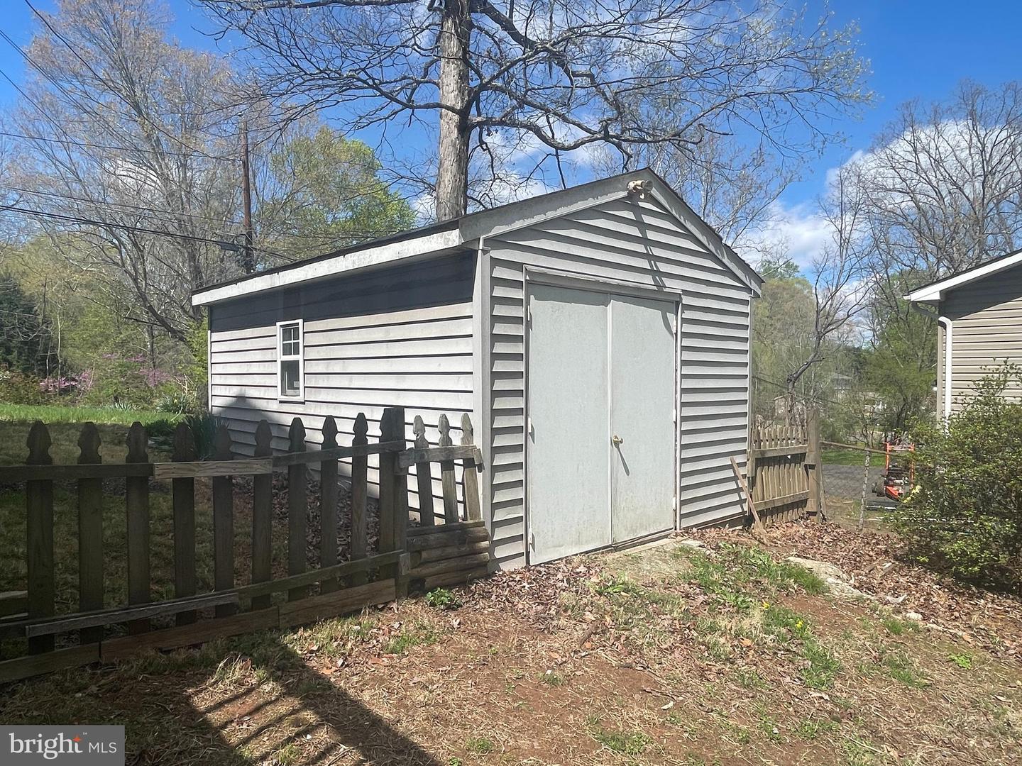7809 LAKE DR, MANASSAS, Virginia 20111, 4 Bedrooms Bedrooms, ,2 BathroomsBathrooms,Residential,For sale,7809 LAKE DR,VAPW2091474 MLS # VAPW2091474