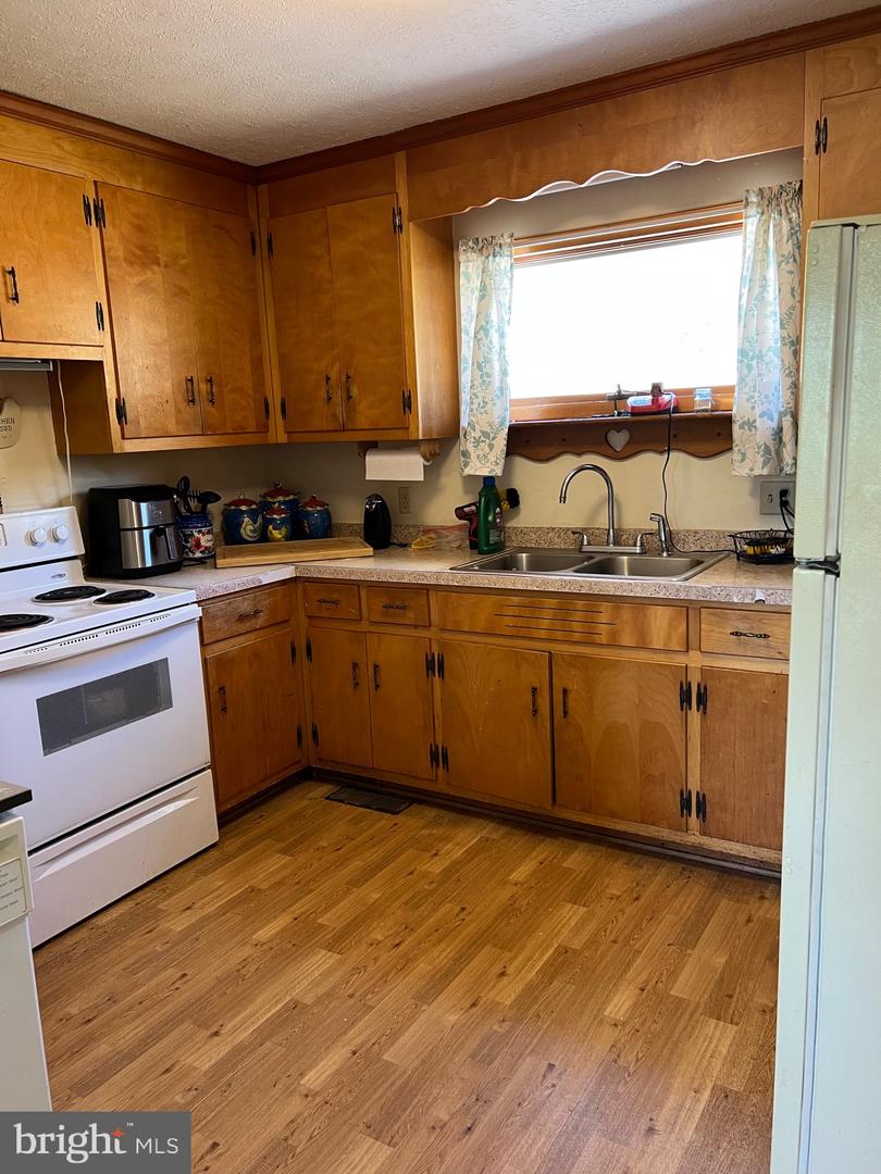 3721 WEST HOOVER ROAD, HAYWOOD, Virginia 22722, 3 Bedrooms Bedrooms, ,2 BathroomsBathrooms,Residential,For sale,3721 WEST HOOVER ROAD,VAMA2002176 MLS # VAMA2002176