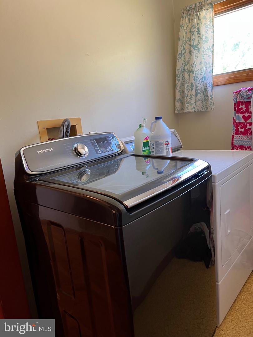 3721 WEST HOOVER ROAD, HAYWOOD, Virginia 22722, 3 Bedrooms Bedrooms, ,2 BathroomsBathrooms,Residential,For sale,3721 WEST HOOVER ROAD,VAMA2002176 MLS # VAMA2002176
