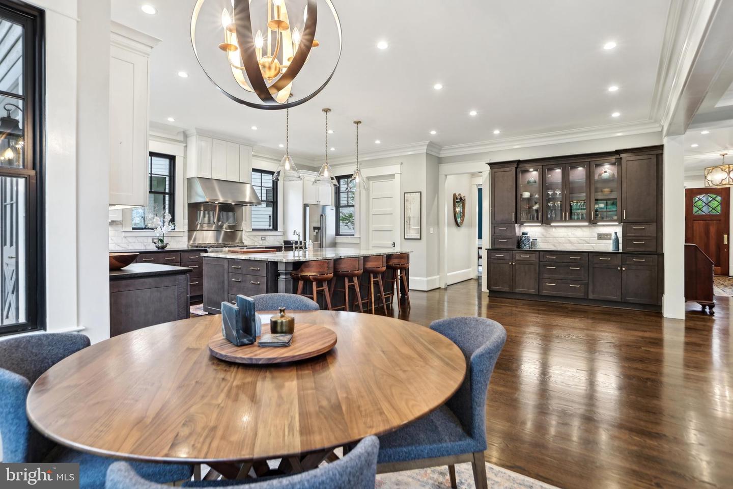 4777 33RD ST N, ARLINGTON, Virginia 22207, 5 Bedrooms Bedrooms, ,4 BathroomsBathrooms,Residential,For sale,4777 33RD ST N,VAAR2055770 MLS # VAAR2055770