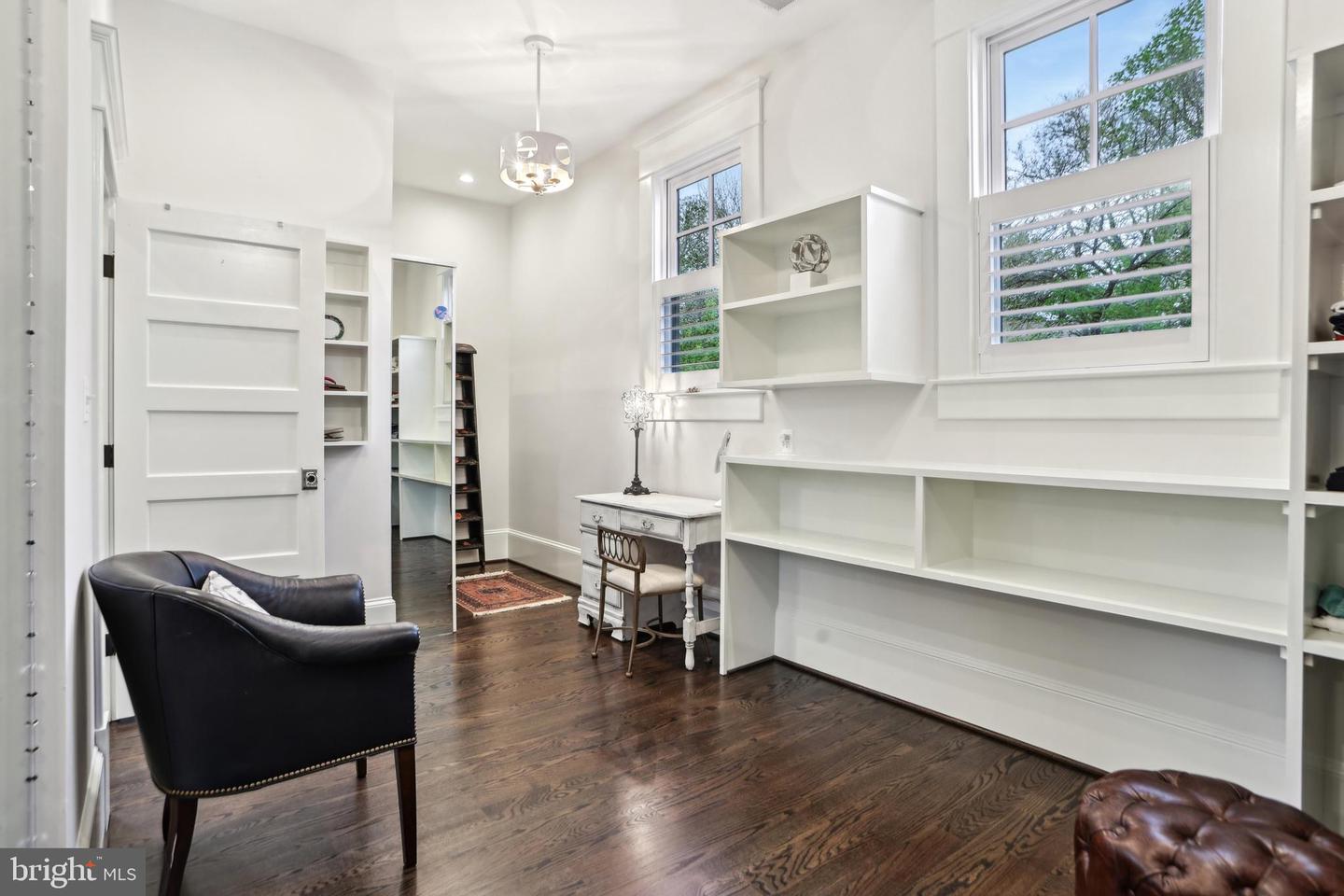 4777 33RD ST N, ARLINGTON, Virginia 22207, 5 Bedrooms Bedrooms, ,4 BathroomsBathrooms,Residential,For sale,4777 33RD ST N,VAAR2055770 MLS # VAAR2055770