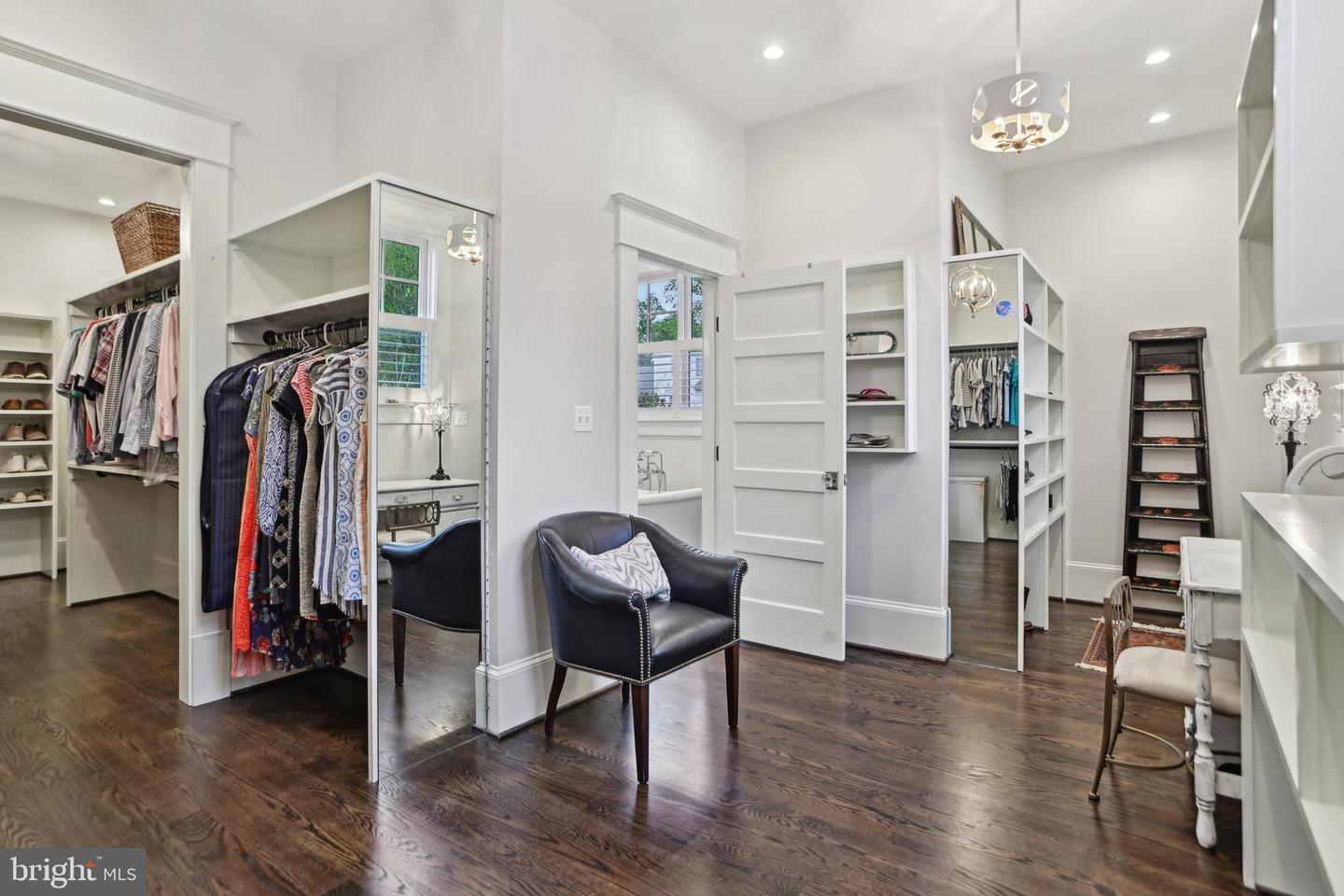 4777 33RD ST N, ARLINGTON, Virginia 22207, 5 Bedrooms Bedrooms, ,4 BathroomsBathrooms,Residential,For sale,4777 33RD ST N,VAAR2055770 MLS # VAAR2055770