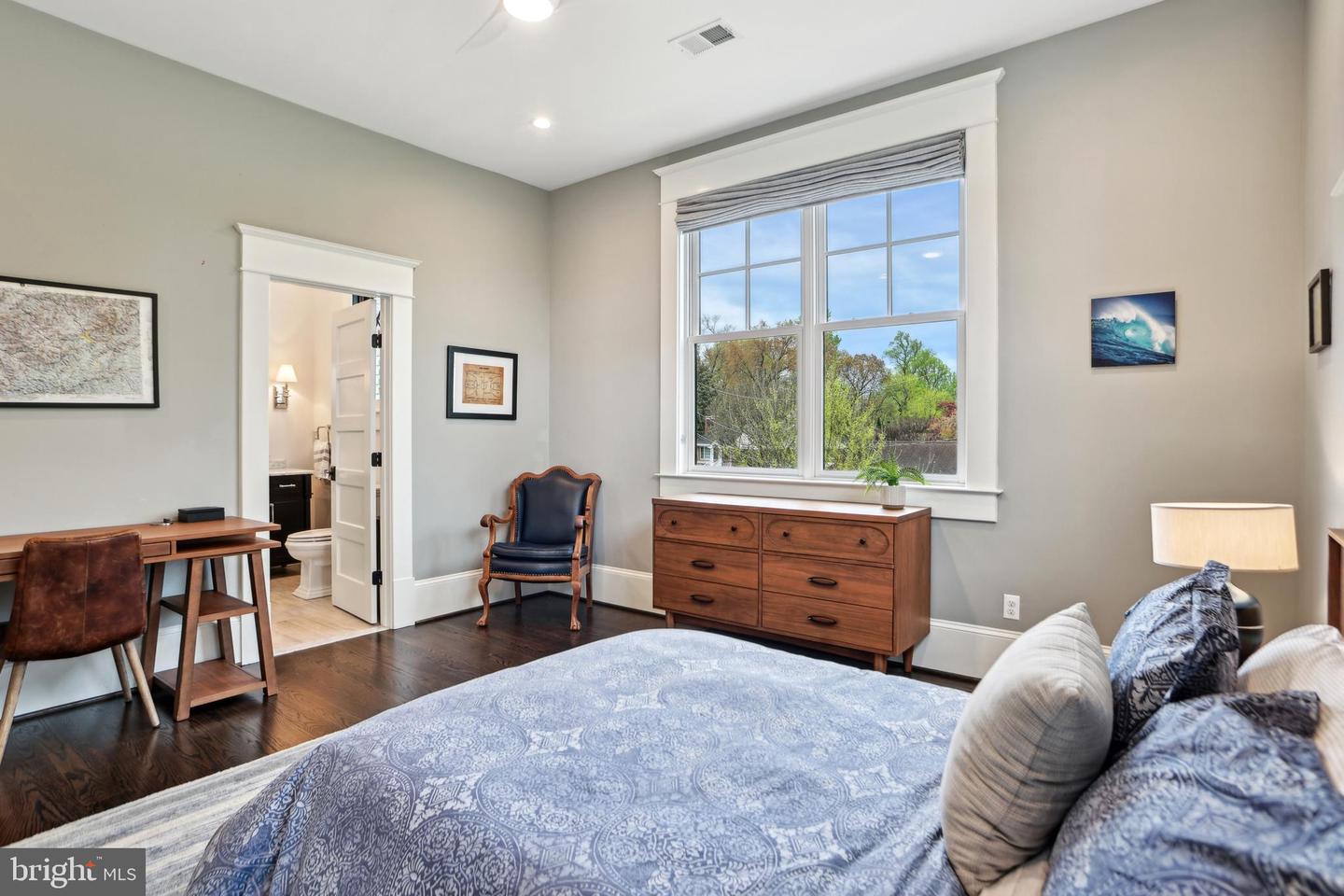 4777 33RD ST N, ARLINGTON, Virginia 22207, 5 Bedrooms Bedrooms, ,4 BathroomsBathrooms,Residential,For sale,4777 33RD ST N,VAAR2055770 MLS # VAAR2055770