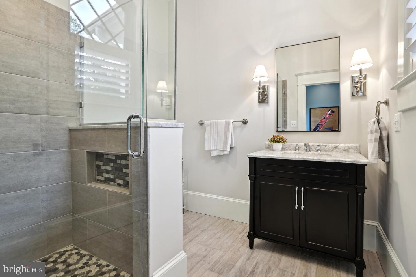 4777 33RD ST N, ARLINGTON, Virginia 22207, 5 Bedrooms Bedrooms, ,4 BathroomsBathrooms,Residential,For sale,4777 33RD ST N,VAAR2055770 MLS # VAAR2055770