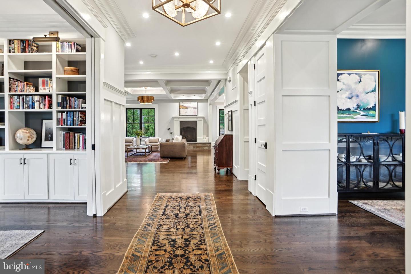 4777 33RD ST N, ARLINGTON, Virginia 22207, 5 Bedrooms Bedrooms, ,4 BathroomsBathrooms,Residential,For sale,4777 33RD ST N,VAAR2055770 MLS # VAAR2055770