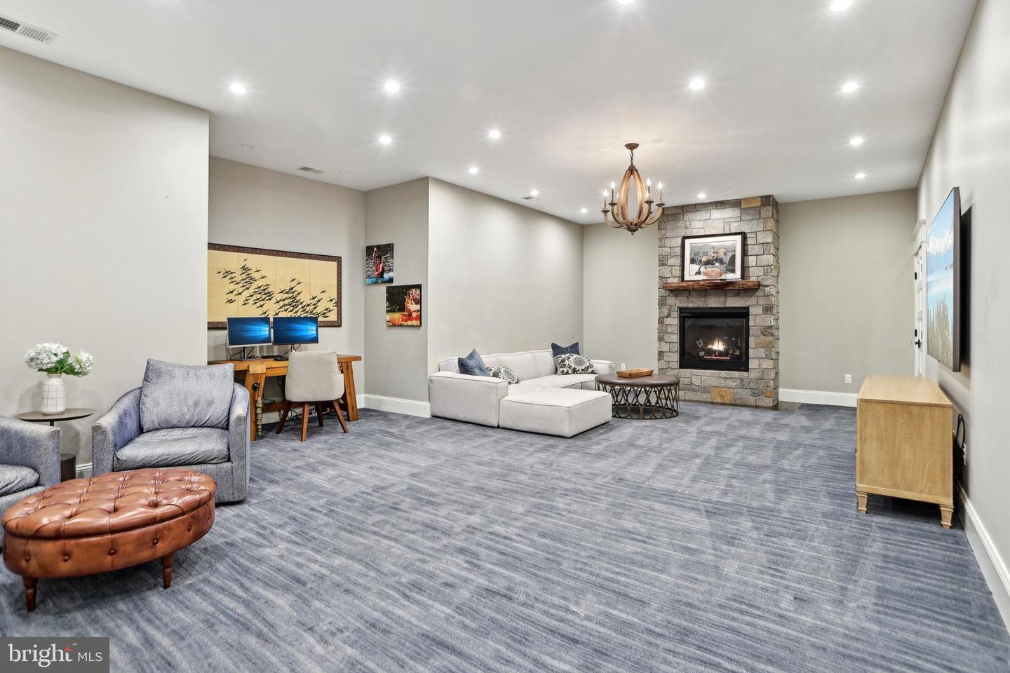 4777 33RD ST N, ARLINGTON, Virginia 22207, 5 Bedrooms Bedrooms, ,4 BathroomsBathrooms,Residential,For sale,4777 33RD ST N,VAAR2055770 MLS # VAAR2055770