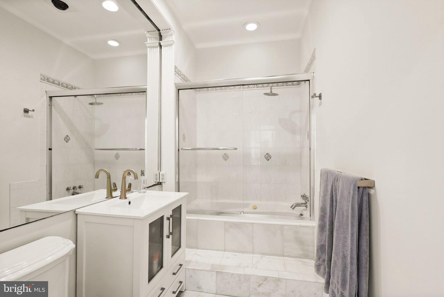 116 5TH ST SE, WASHINGTON, District Of Columbia 20003, 4 Bedrooms Bedrooms, ,3 BathroomsBathrooms,Residential,For sale,116 5TH ST SE,DCDC2194592 MLS # DCDC2194592