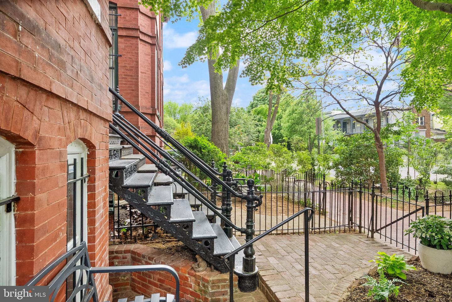 116 5TH ST SE, WASHINGTON, District Of Columbia 20003, 4 Bedrooms Bedrooms, ,3 BathroomsBathrooms,Residential,For sale,116 5TH ST SE,DCDC2194592 MLS # DCDC2194592