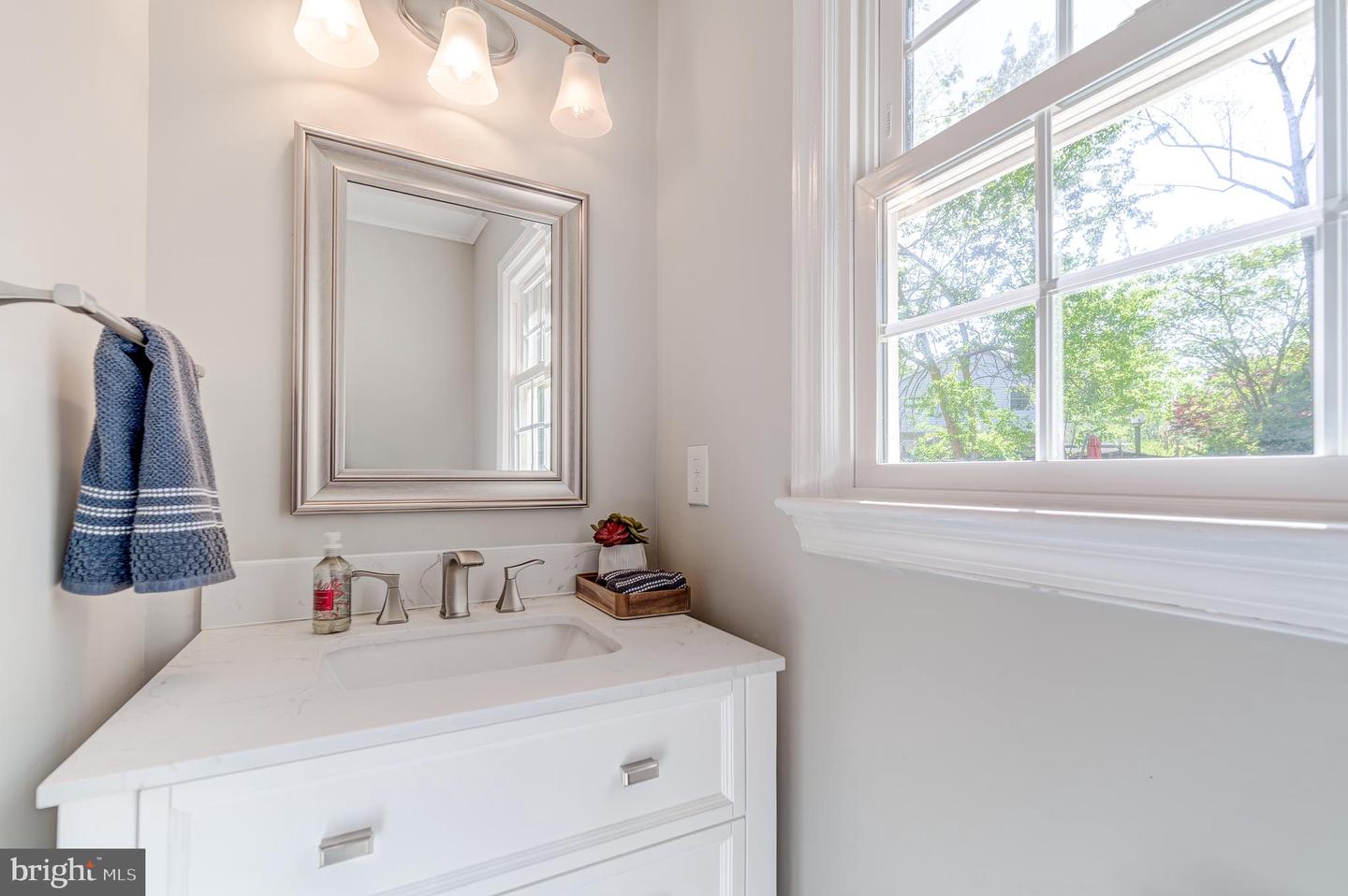 7752 LOWMOOR RD, SPRINGFIELD, Virginia 22153, 4 Bedrooms Bedrooms, ,3 BathroomsBathrooms,Residential,For sale,7752 LOWMOOR RD,VAFX2233042 MLS # VAFX2233042