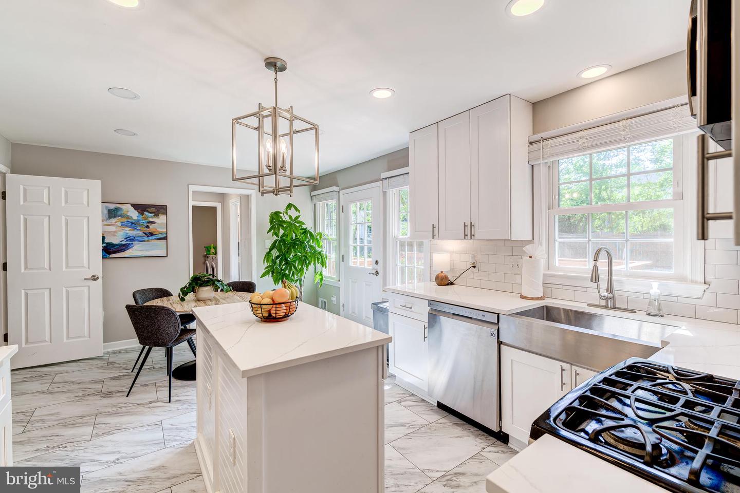 7752 LOWMOOR RD, SPRINGFIELD, Virginia 22153, 4 Bedrooms Bedrooms, ,3 BathroomsBathrooms,Residential,For sale,7752 LOWMOOR RD,VAFX2233042 MLS # VAFX2233042