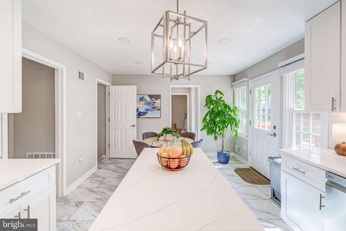 7752 LOWMOOR RD, SPRINGFIELD, Virginia 22153, 4 Bedrooms Bedrooms, ,3 BathroomsBathrooms,Residential,For sale,7752 LOWMOOR RD,VAFX2233042 MLS # VAFX2233042