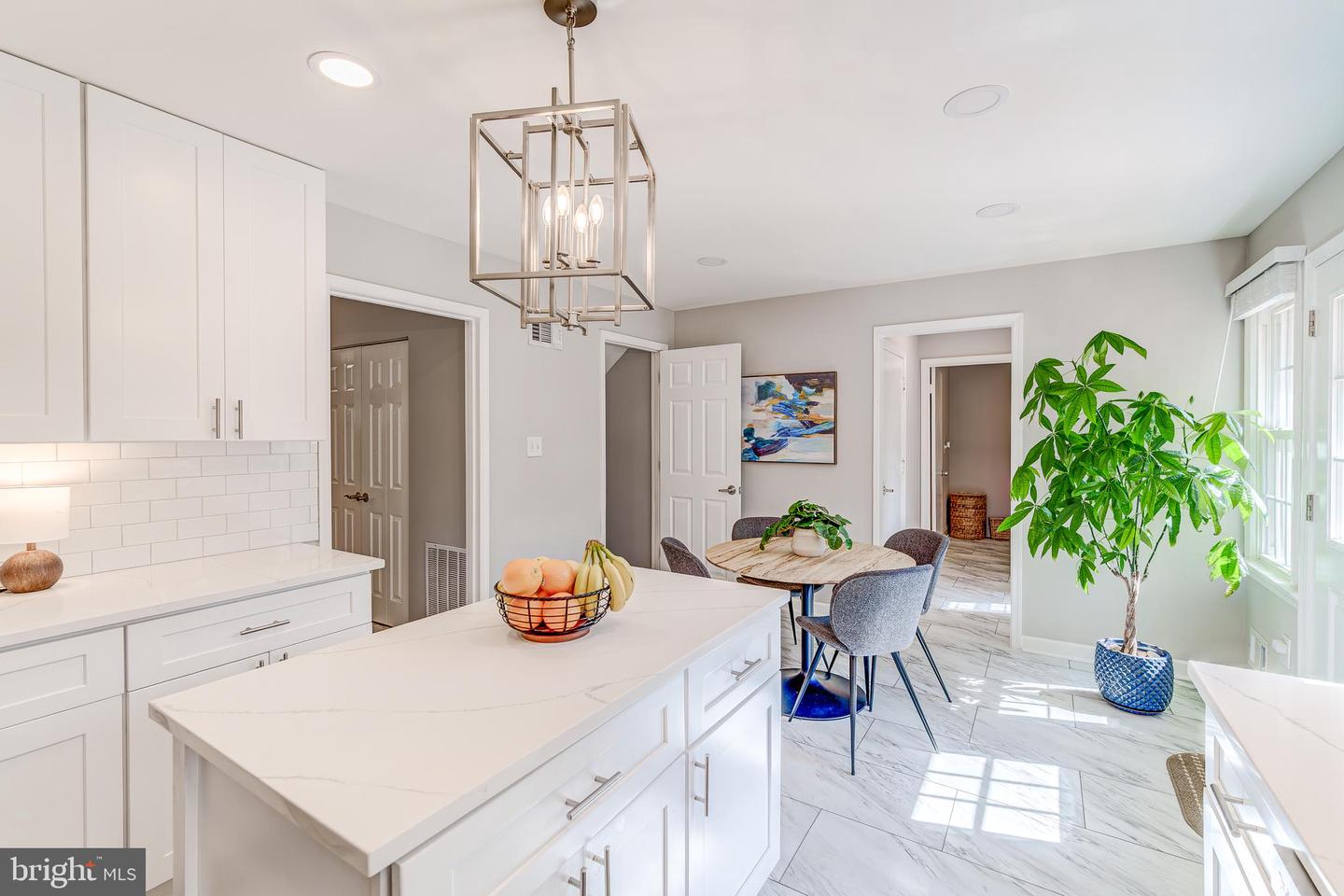 7752 LOWMOOR RD, SPRINGFIELD, Virginia 22153, 4 Bedrooms Bedrooms, ,3 BathroomsBathrooms,Residential,For sale,7752 LOWMOOR RD,VAFX2233042 MLS # VAFX2233042