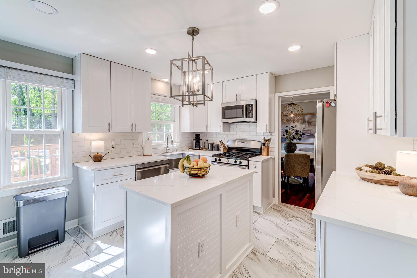 7752 LOWMOOR RD, SPRINGFIELD, Virginia 22153, 4 Bedrooms Bedrooms, ,3 BathroomsBathrooms,Residential,For sale,7752 LOWMOOR RD,VAFX2233042 MLS # VAFX2233042