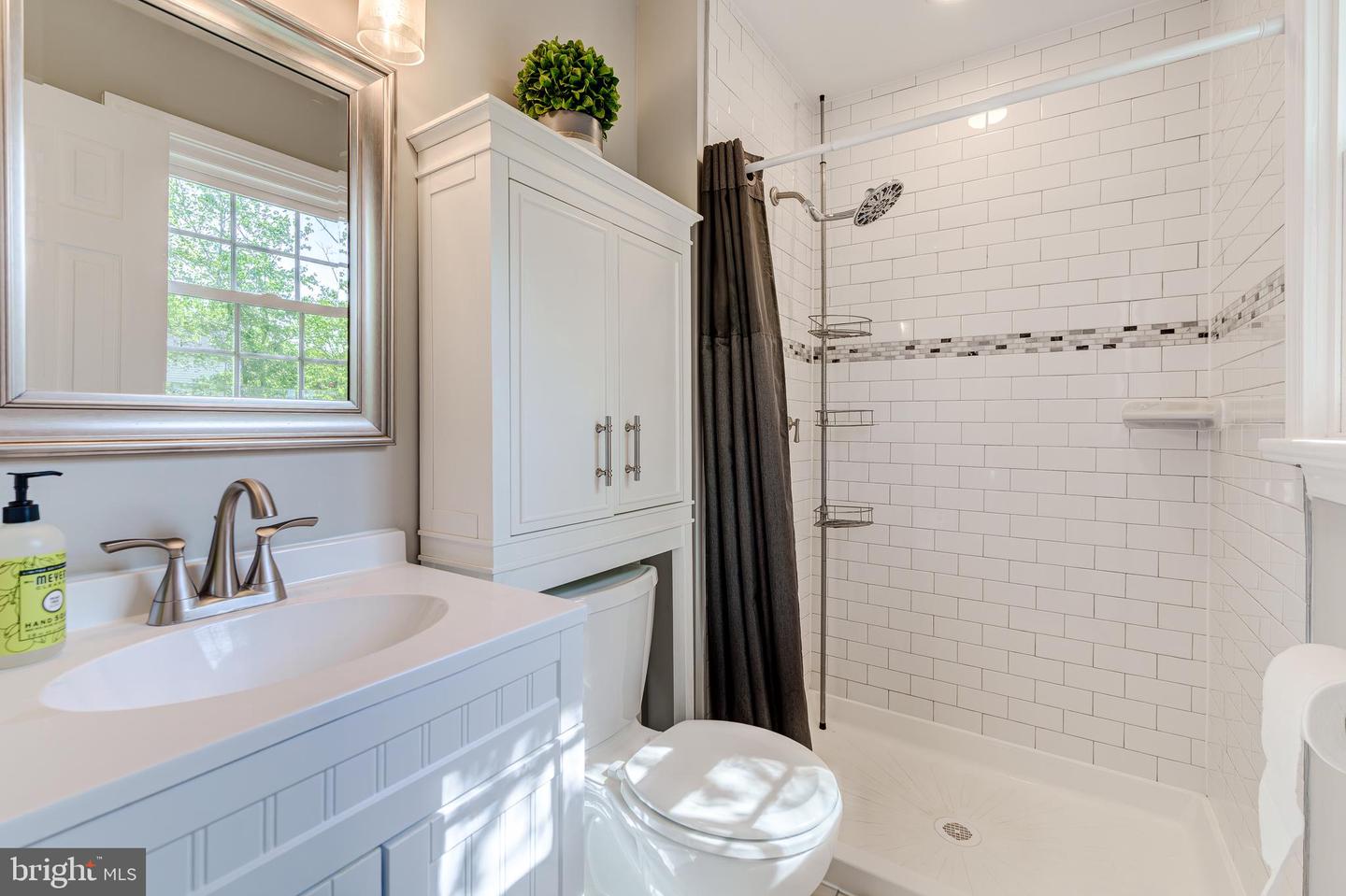 7752 LOWMOOR RD, SPRINGFIELD, Virginia 22153, 4 Bedrooms Bedrooms, ,3 BathroomsBathrooms,Residential,For sale,7752 LOWMOOR RD,VAFX2233042 MLS # VAFX2233042