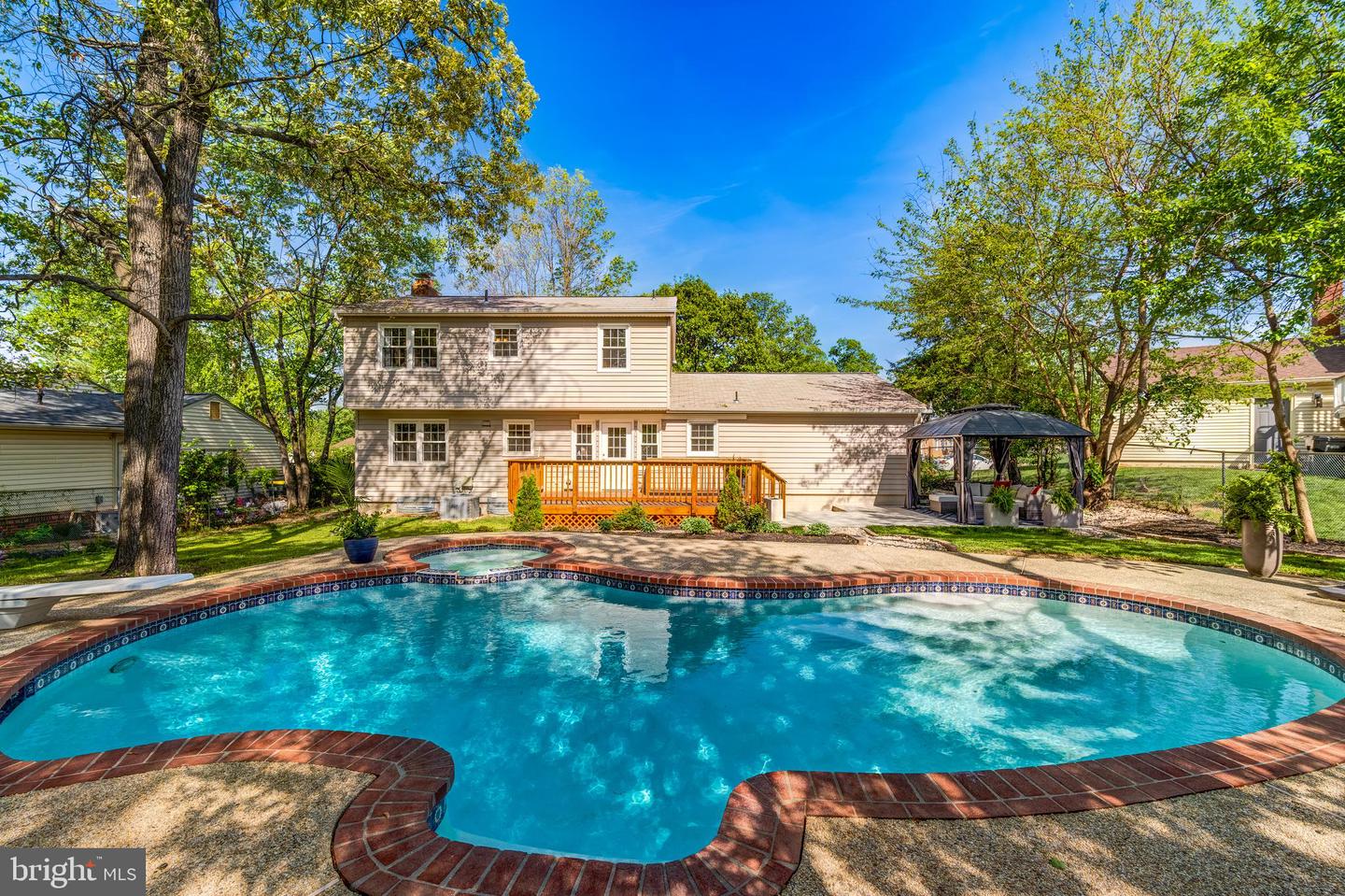7752 LOWMOOR RD, SPRINGFIELD, Virginia 22153, 4 Bedrooms Bedrooms, ,3 BathroomsBathrooms,Residential,For sale,7752 LOWMOOR RD,VAFX2233042 MLS # VAFX2233042
