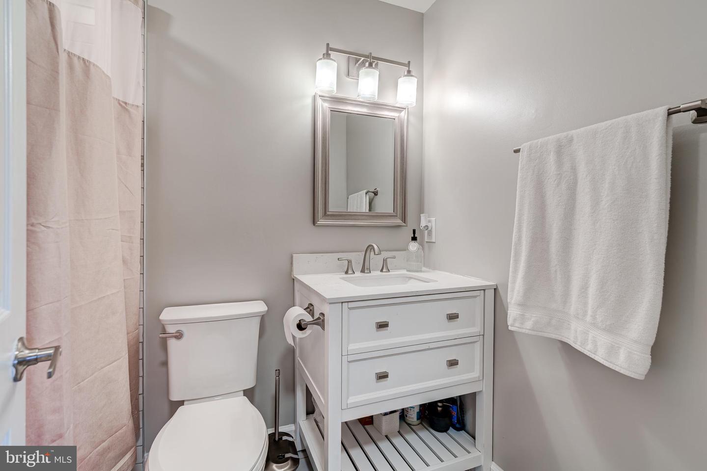 7752 LOWMOOR RD, SPRINGFIELD, Virginia 22153, 4 Bedrooms Bedrooms, ,3 BathroomsBathrooms,Residential,For sale,7752 LOWMOOR RD,VAFX2233042 MLS # VAFX2233042