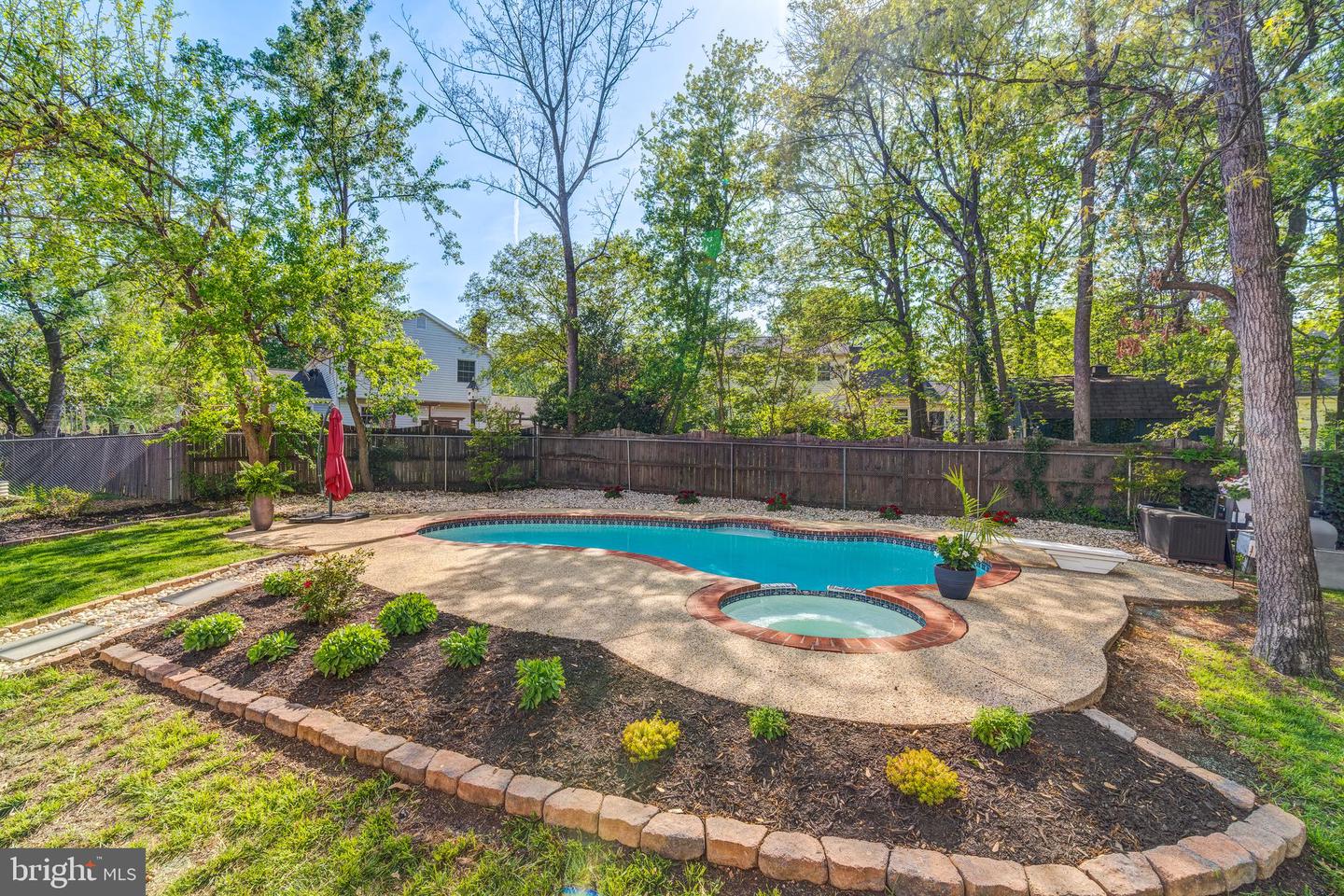 7752 LOWMOOR RD, SPRINGFIELD, Virginia 22153, 4 Bedrooms Bedrooms, ,3 BathroomsBathrooms,Residential,For sale,7752 LOWMOOR RD,VAFX2233042 MLS # VAFX2233042