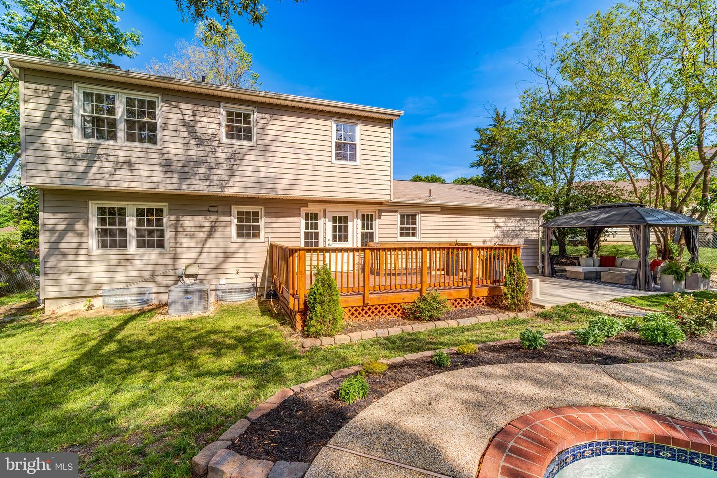 7752 LOWMOOR RD, SPRINGFIELD, Virginia 22153, 4 Bedrooms Bedrooms, ,3 BathroomsBathrooms,Residential,For sale,7752 LOWMOOR RD,VAFX2233042 MLS # VAFX2233042