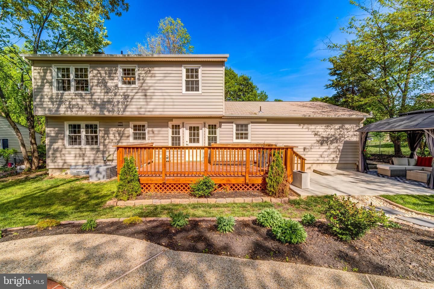 7752 LOWMOOR RD, SPRINGFIELD, Virginia 22153, 4 Bedrooms Bedrooms, ,3 BathroomsBathrooms,Residential,For sale,7752 LOWMOOR RD,VAFX2233042 MLS # VAFX2233042