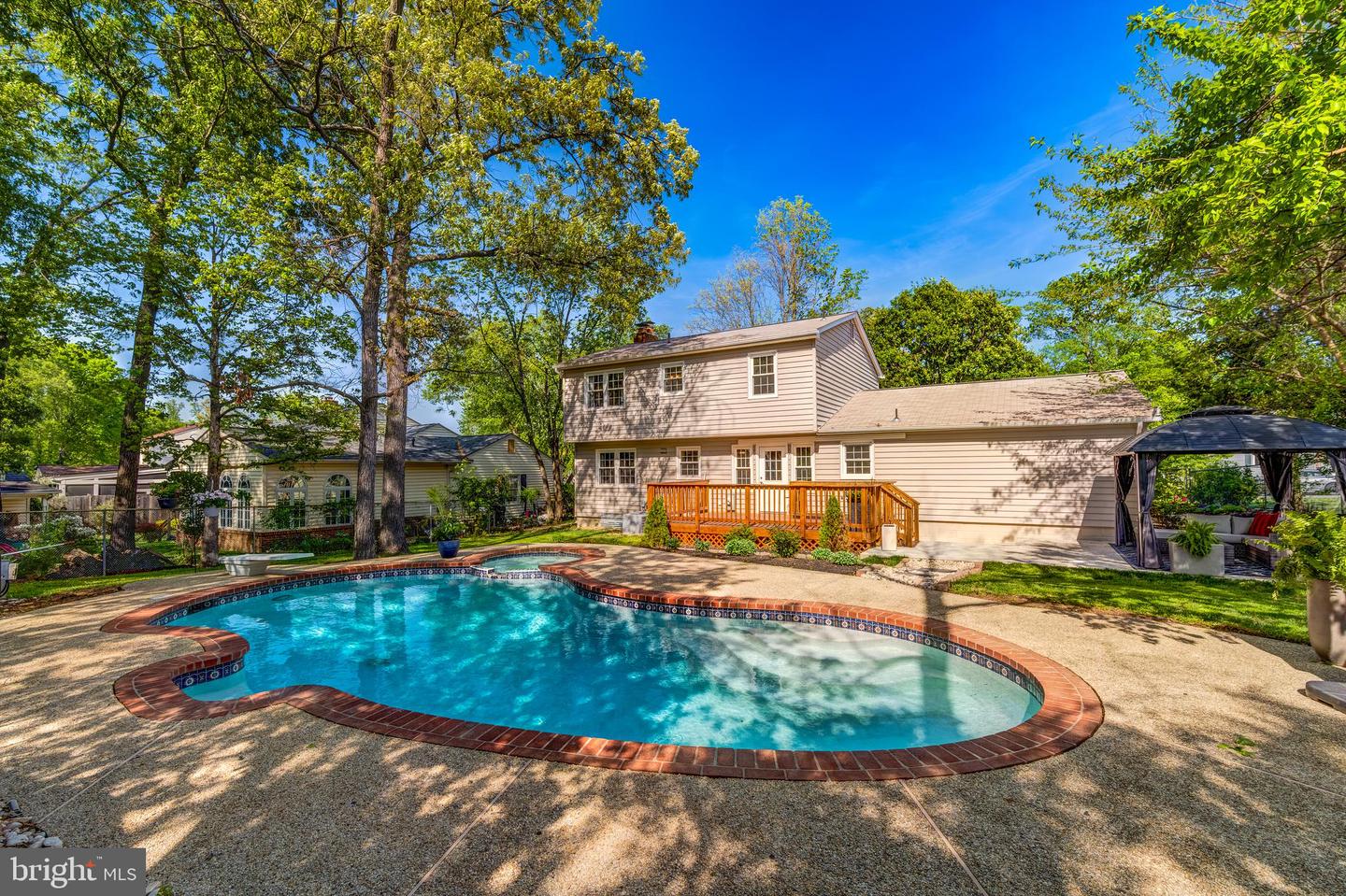 7752 LOWMOOR RD, SPRINGFIELD, Virginia 22153, 4 Bedrooms Bedrooms, ,3 BathroomsBathrooms,Residential,For sale,7752 LOWMOOR RD,VAFX2233042 MLS # VAFX2233042