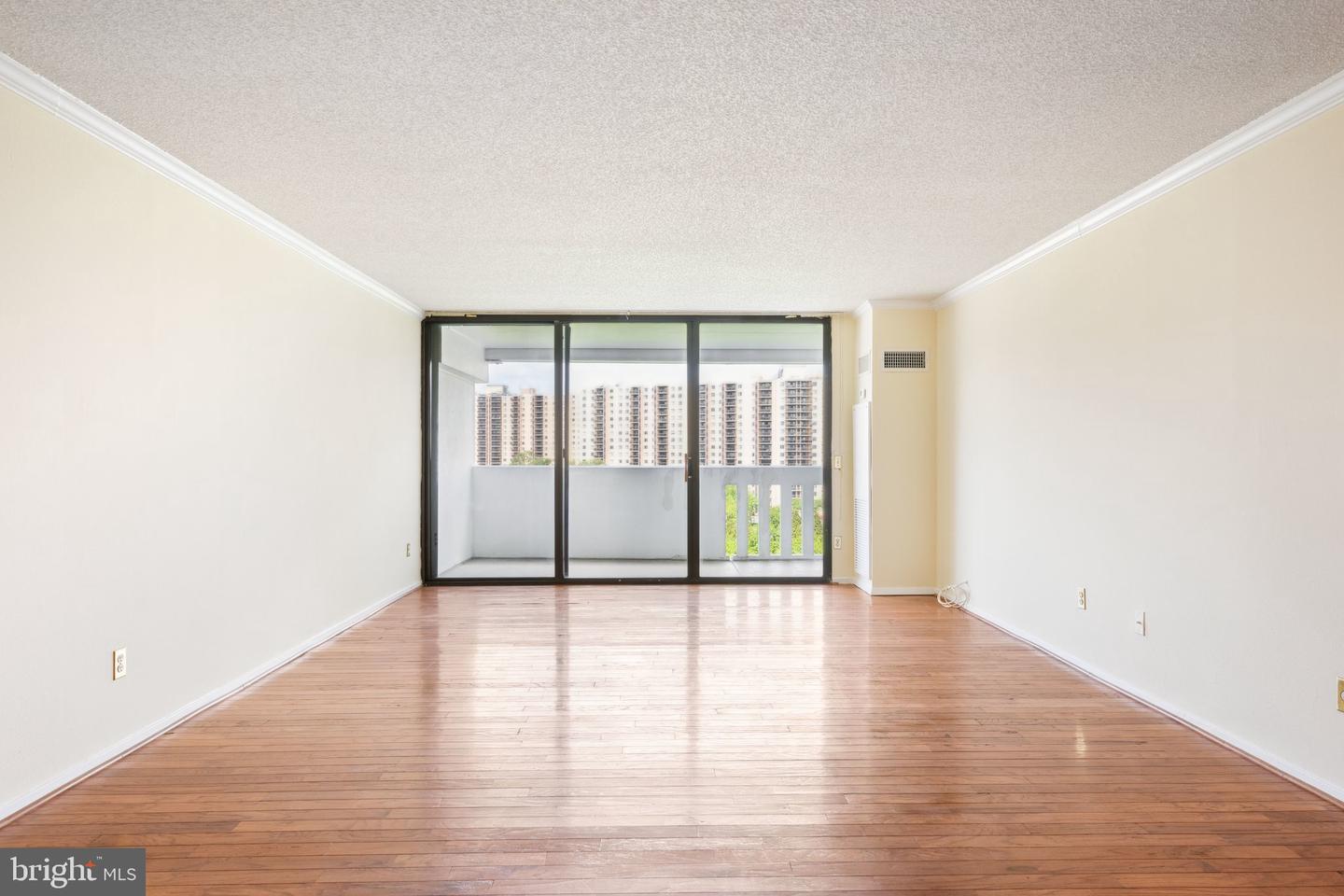6101 EDSALL RD #1408, ALEXANDRIA, Virginia 22304, 2 Bedrooms Bedrooms, ,2 BathroomsBathrooms,Residential,For sale,6101 EDSALL RD #1408,VAAX2043908 MLS # VAAX2043908