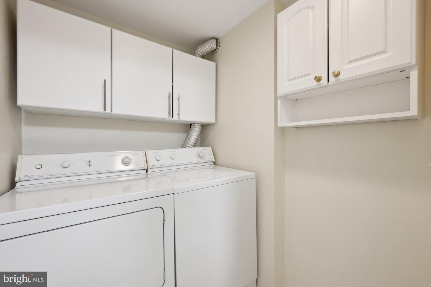 6101 EDSALL RD #1408, ALEXANDRIA, Virginia 22304, 2 Bedrooms Bedrooms, ,2 BathroomsBathrooms,Residential,For sale,6101 EDSALL RD #1408,VAAX2043908 MLS # VAAX2043908