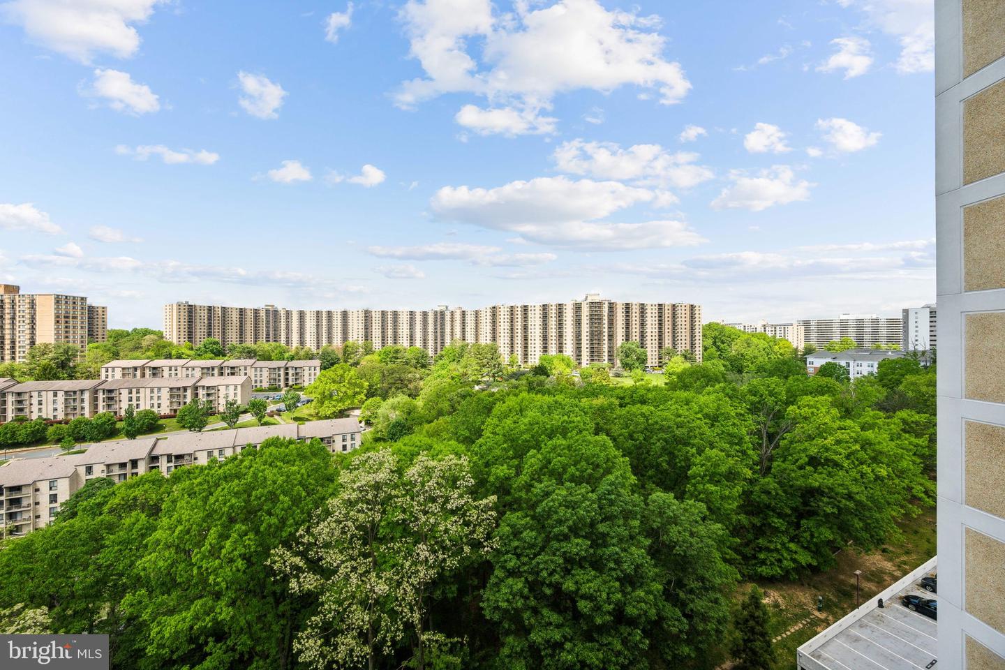 6101 EDSALL RD #1408, ALEXANDRIA, Virginia 22304, 2 Bedrooms Bedrooms, ,2 BathroomsBathrooms,Residential,For sale,6101 EDSALL RD #1408,VAAX2043908 MLS # VAAX2043908