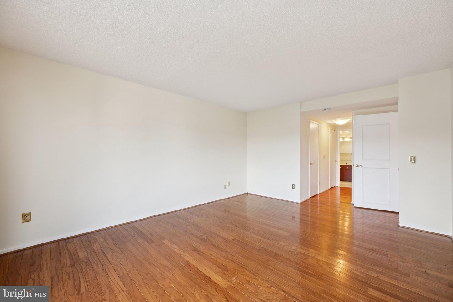 6101 EDSALL RD #1408, ALEXANDRIA, Virginia 22304, 2 Bedrooms Bedrooms, ,2 BathroomsBathrooms,Residential,For sale,6101 EDSALL RD #1408,VAAX2043908 MLS # VAAX2043908