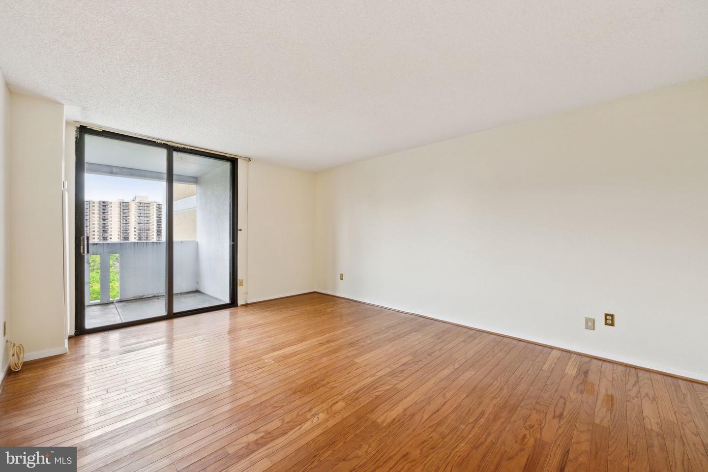 6101 EDSALL RD #1408, ALEXANDRIA, Virginia 22304, 2 Bedrooms Bedrooms, ,2 BathroomsBathrooms,Residential,For sale,6101 EDSALL RD #1408,VAAX2043908 MLS # VAAX2043908