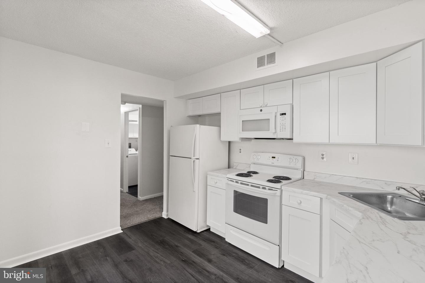 11739 LEDURA CT #108, RESTON, Virginia 20191, 3 Bedrooms Bedrooms, ,2 BathroomsBathrooms,Residential,For sale,11739 LEDURA CT #108,VAFX2233124 MLS # VAFX2233124