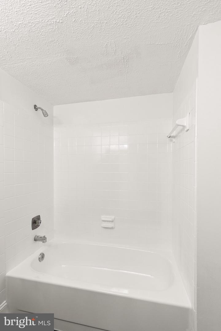11739 LEDURA CT #108, RESTON, Virginia 20191, 3 Bedrooms Bedrooms, ,2 BathroomsBathrooms,Residential,For sale,11739 LEDURA CT #108,VAFX2233124 MLS # VAFX2233124