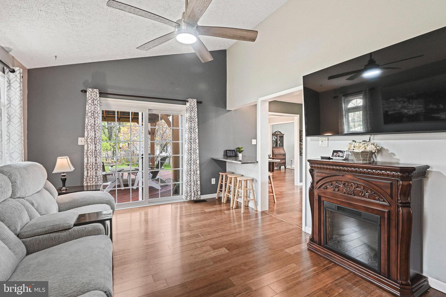 10 JEREMY CT, STERLING, Virginia 20165, 4 Bedrooms Bedrooms, ,3 BathroomsBathrooms,Residential,For sale,10 JEREMY CT,VALO2093484 MLS # VALO2093484