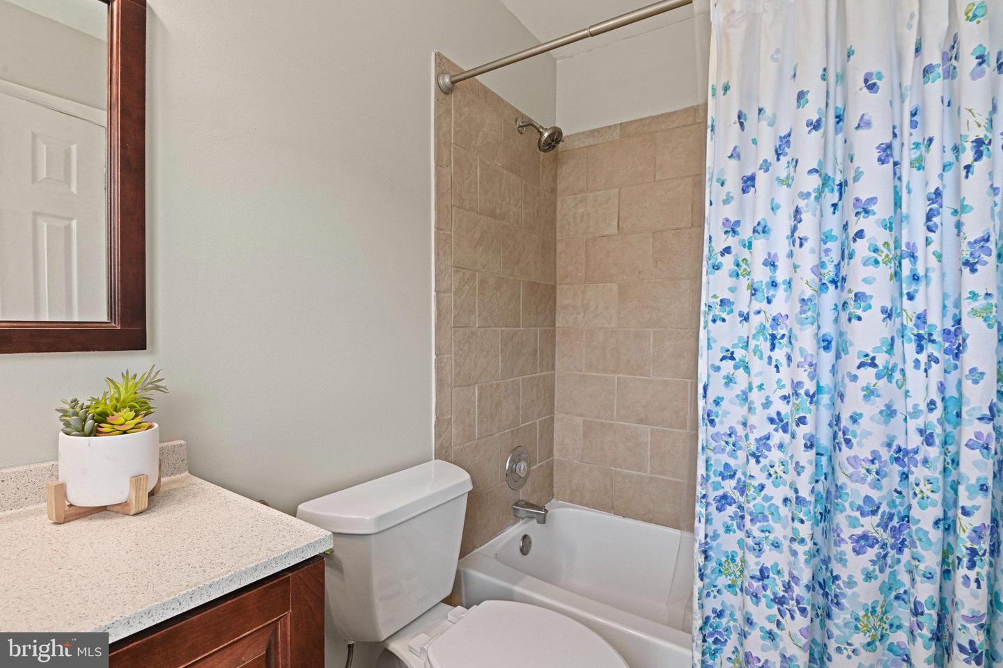 10 JEREMY CT, STERLING, Virginia 20165, 4 Bedrooms Bedrooms, ,3 BathroomsBathrooms,Residential,For sale,10 JEREMY CT,VALO2093484 MLS # VALO2093484