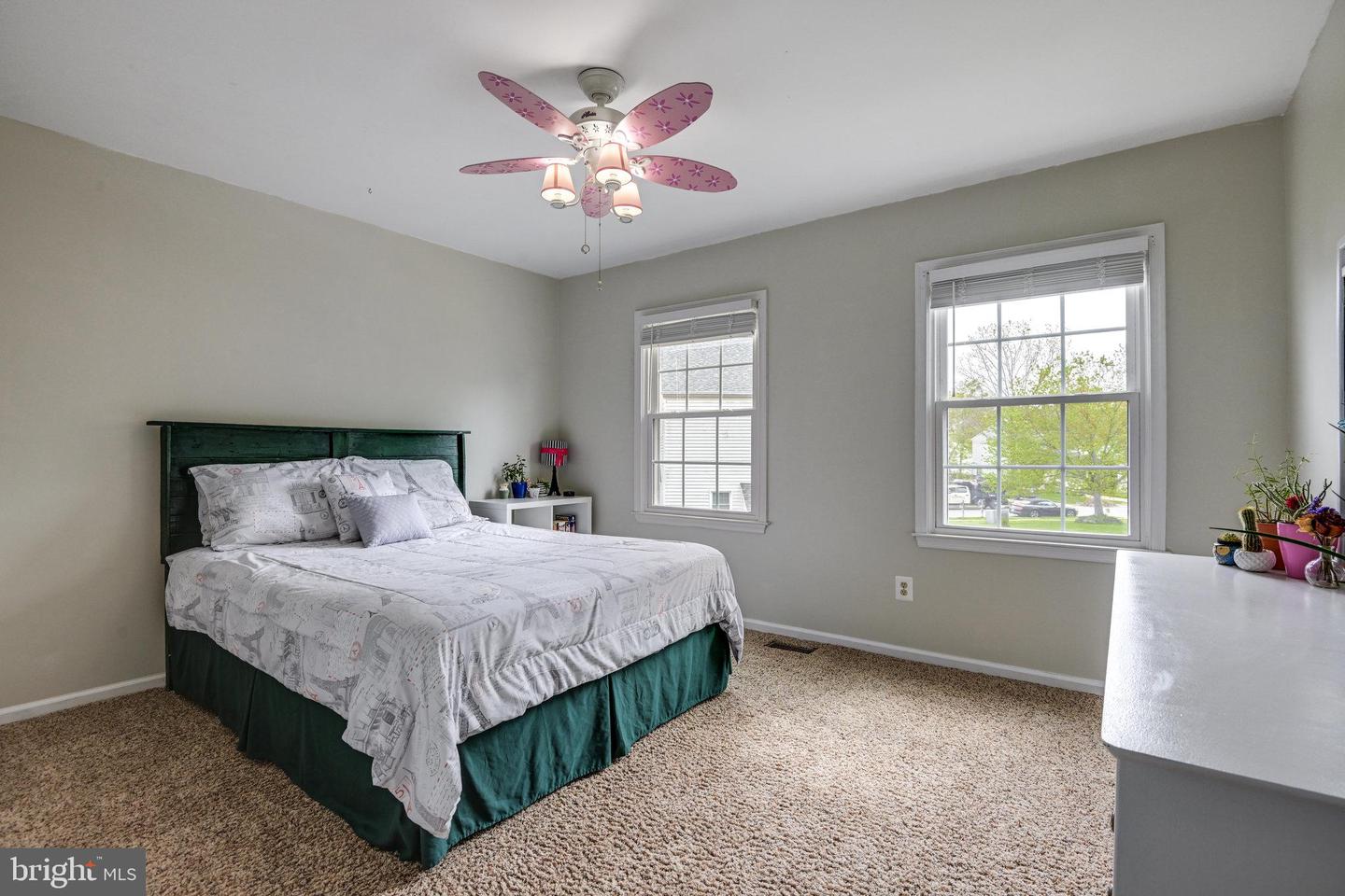 10 JEREMY CT, STERLING, Virginia 20165, 4 Bedrooms Bedrooms, ,3 BathroomsBathrooms,Residential,For sale,10 JEREMY CT,VALO2093484 MLS # VALO2093484
