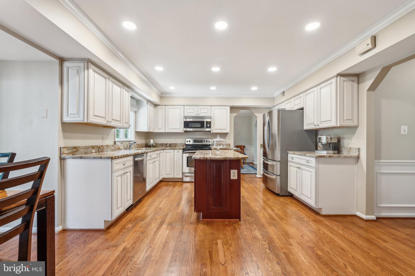 15459 MEHERRIN DR, CENTREVILLE, Virginia 20120, 5 Bedrooms Bedrooms, ,3 BathroomsBathrooms,Residential,For sale,15459 MEHERRIN DR,VAFX2233268 MLS # VAFX2233268