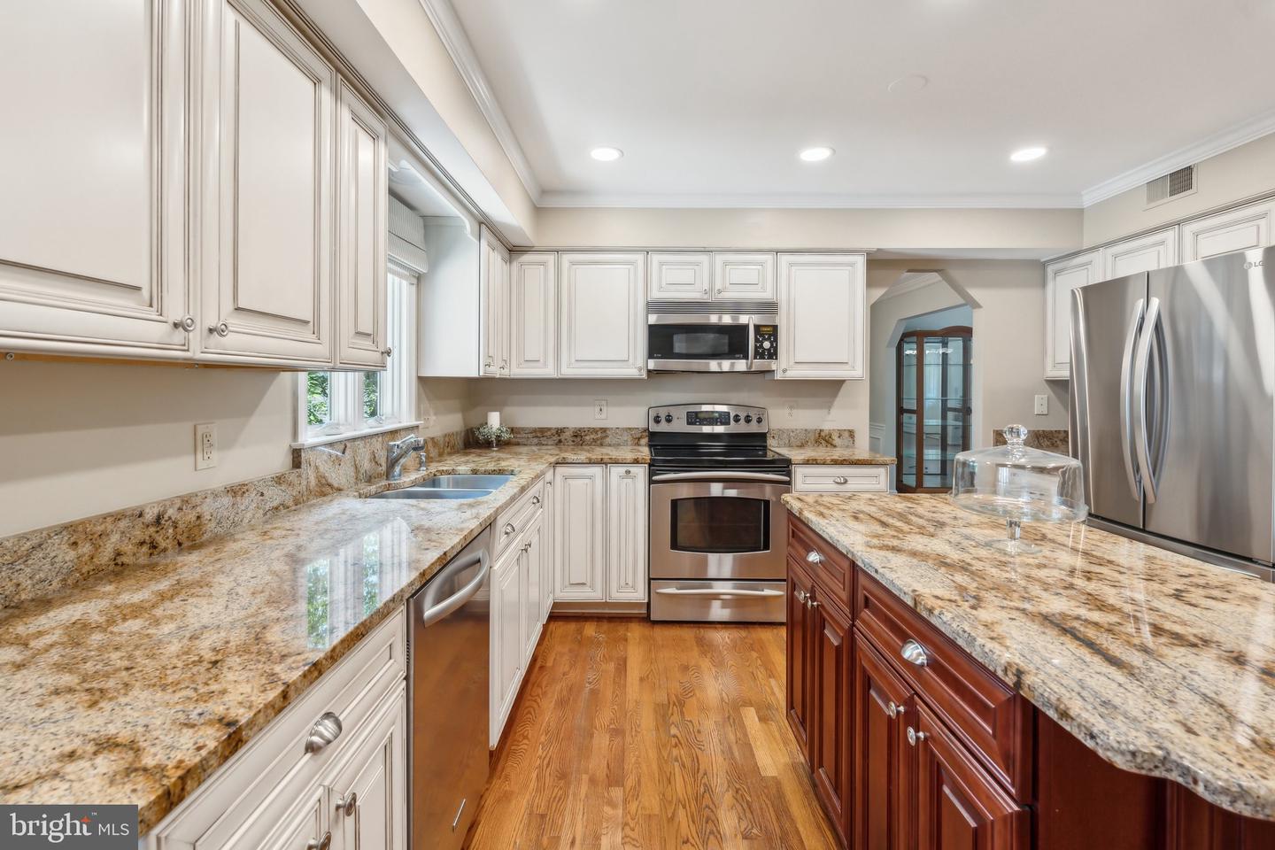 15459 MEHERRIN DR, CENTREVILLE, Virginia 20120, 5 Bedrooms Bedrooms, ,3 BathroomsBathrooms,Residential,For sale,15459 MEHERRIN DR,VAFX2233268 MLS # VAFX2233268
