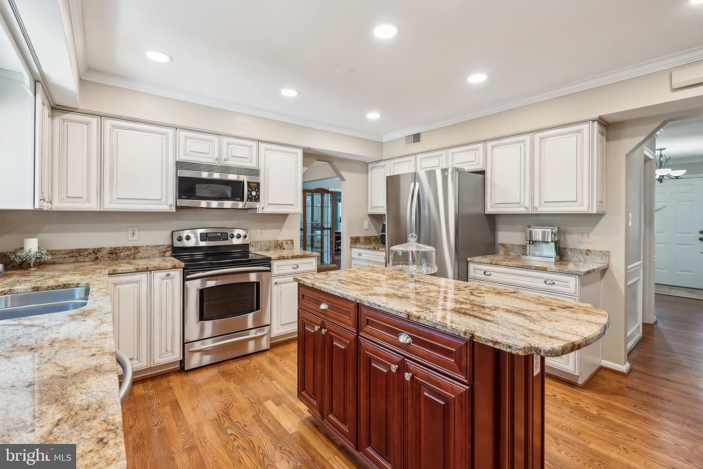 15459 MEHERRIN DR, CENTREVILLE, Virginia 20120, 5 Bedrooms Bedrooms, ,3 BathroomsBathrooms,Residential,For sale,15459 MEHERRIN DR,VAFX2233268 MLS # VAFX2233268