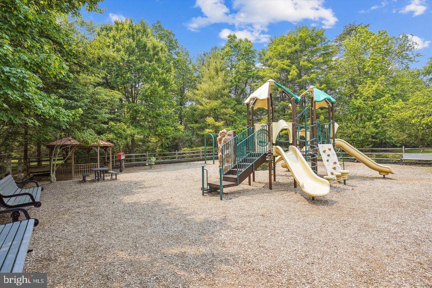 15459 MEHERRIN DR, CENTREVILLE, Virginia 20120, 5 Bedrooms Bedrooms, ,3 BathroomsBathrooms,Residential,For sale,15459 MEHERRIN DR,VAFX2233268 MLS # VAFX2233268