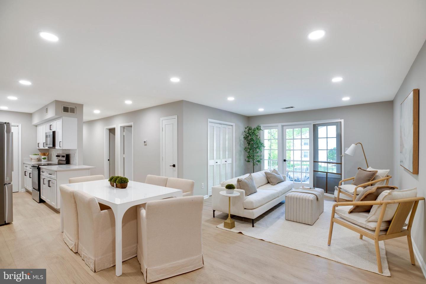 5901-F KINGSFORD RD #440, SPRINGFIELD, Virginia 22152, 3 Bedrooms Bedrooms, ,2 BathroomsBathrooms,Residential,For sale,5901-F KINGSFORD RD #440,VAFX2233270 MLS # VAFX2233270